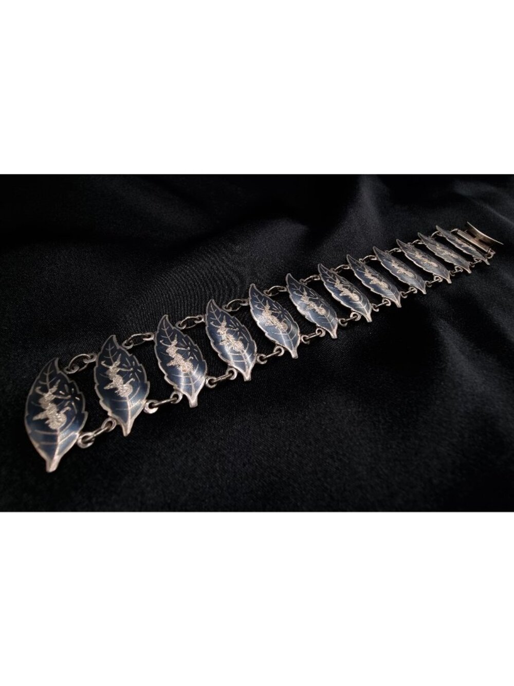 Vintage Siam Signed Sterling Silver Bracelet With Enamel Leaf Motif